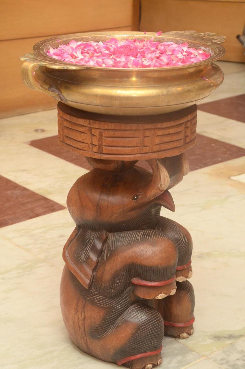 Hotel Kanakabhishegam First Hotel From The Thirukadaiyur Temple Tirukkadaiyur Ngoại thất bức ảnh